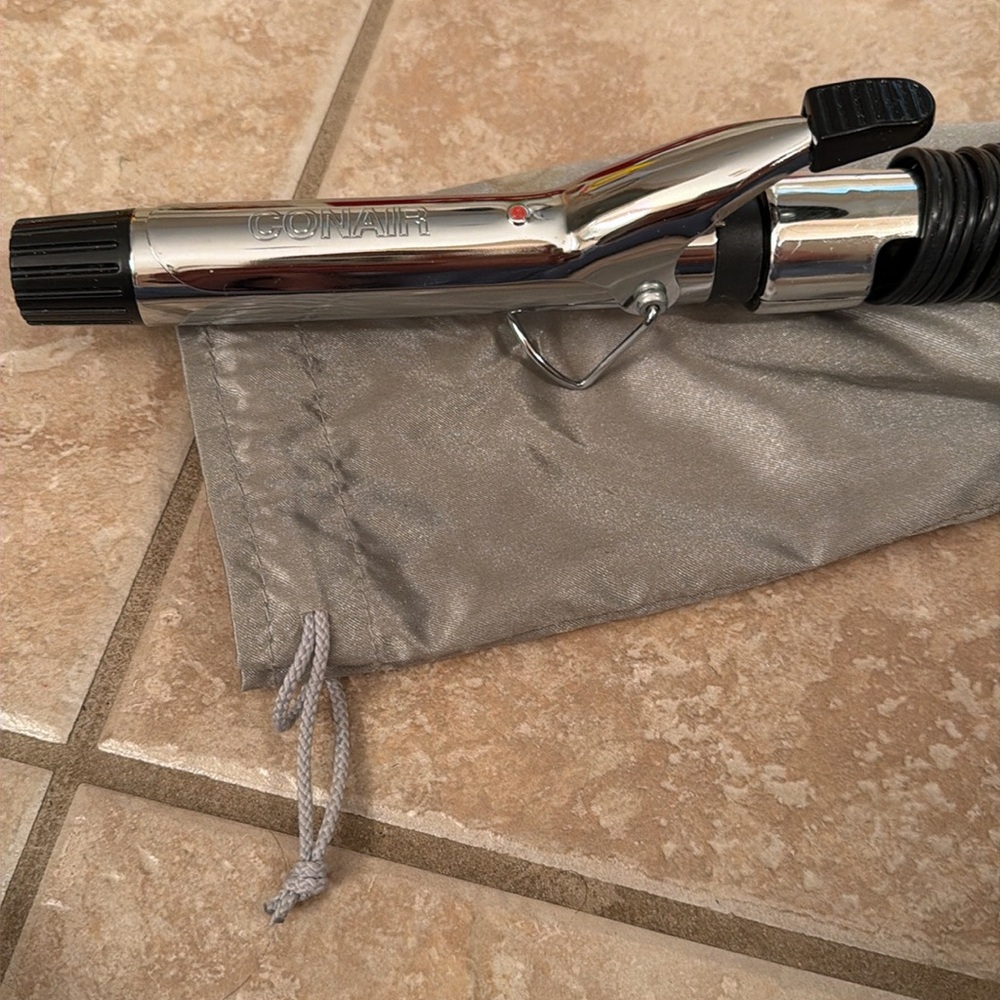 Contain Curling Iron - Silver